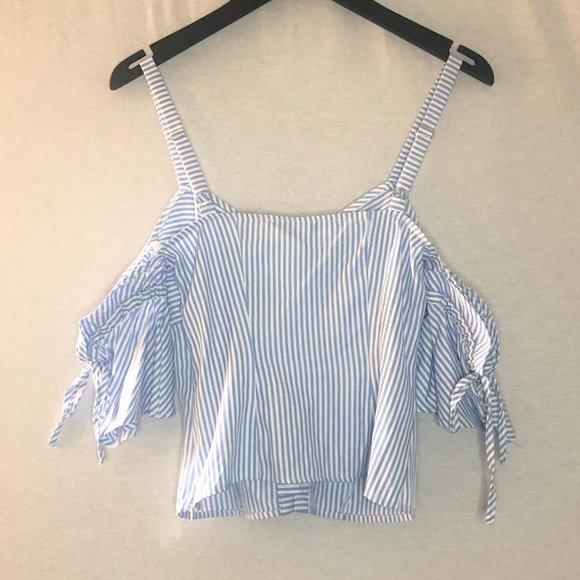 (NEW) GUESS baby blue cold-shoulder top - Picture 4 of 5